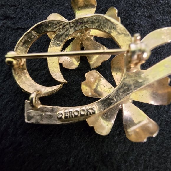 Brooks Flower Ribbon Pin - Picture 5 of 7